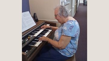 Wakefield care home Resident rediscovers passion for piano